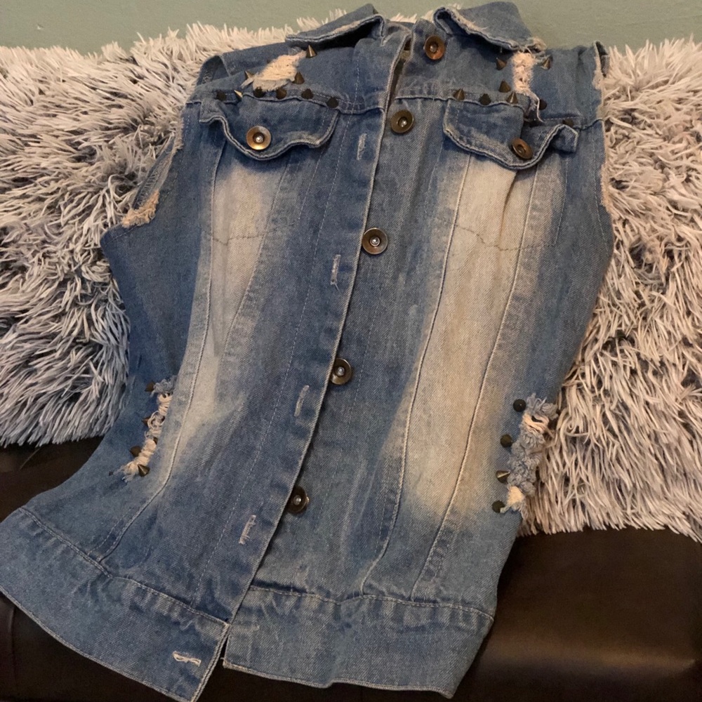 Sleeveless Jean Jacket with studs